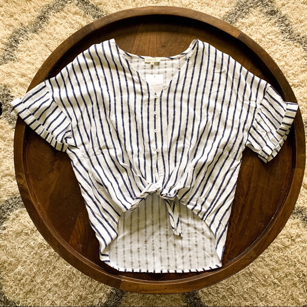 Main Strip NWOT button-up